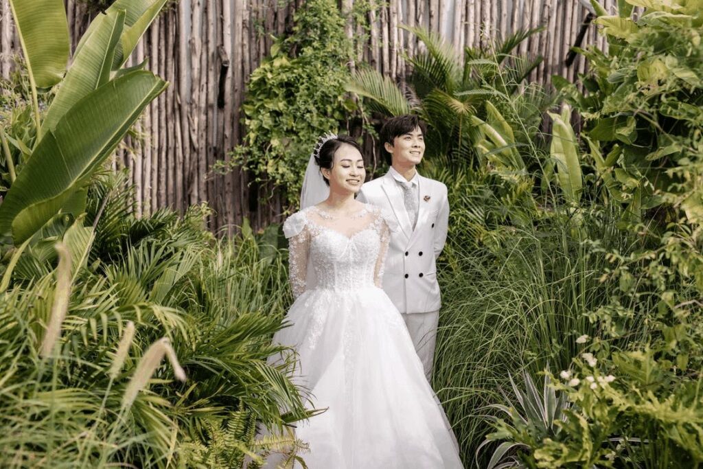 how are weddings different in Japan