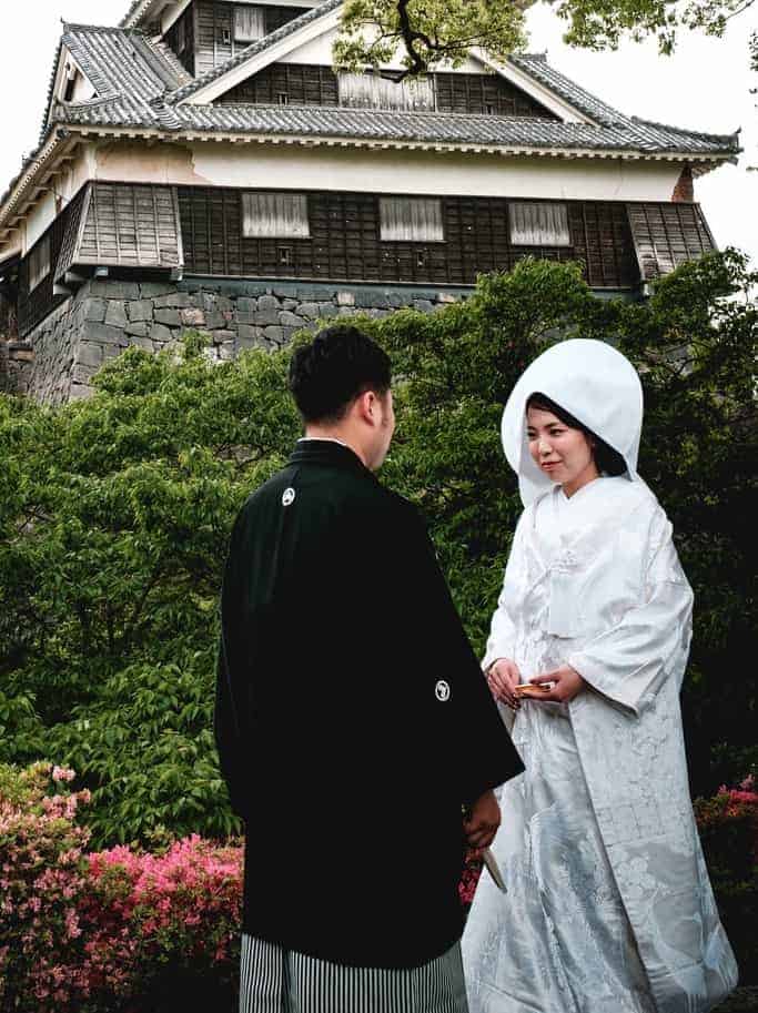 how are marriage proposals and engagements different in japan
