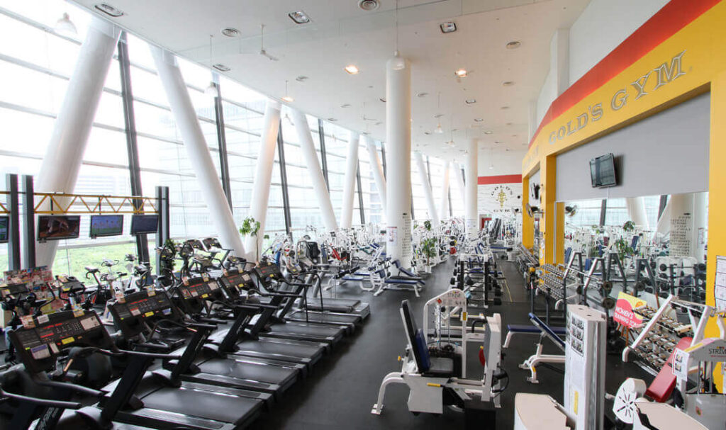 gold gym tokyo