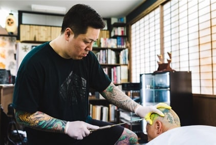 Mejor artista del tatuaje japonés