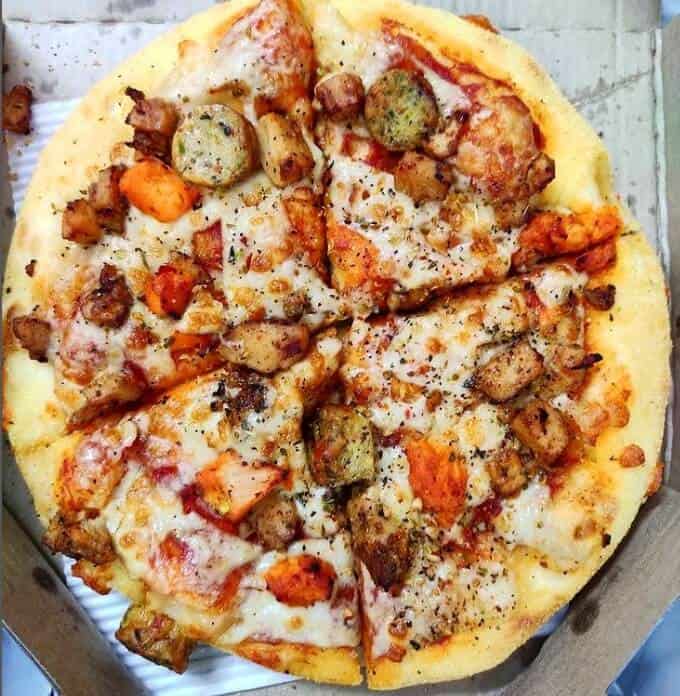 Domino's Pizza With Chicken