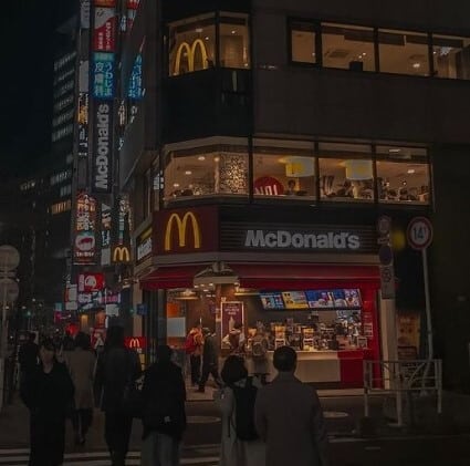 ¿Sirve sushi McDonald's en Japón?