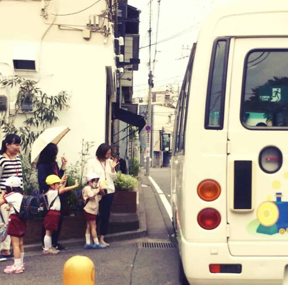 Servicio de transporte compartido de Yokohama: Aventuras extraescolares sobre ruedas