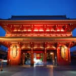 templo sensoji de noche