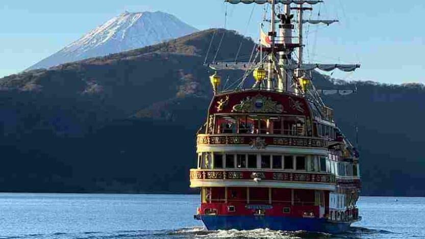 Cherry-Themed Crystal Glass in Hakone